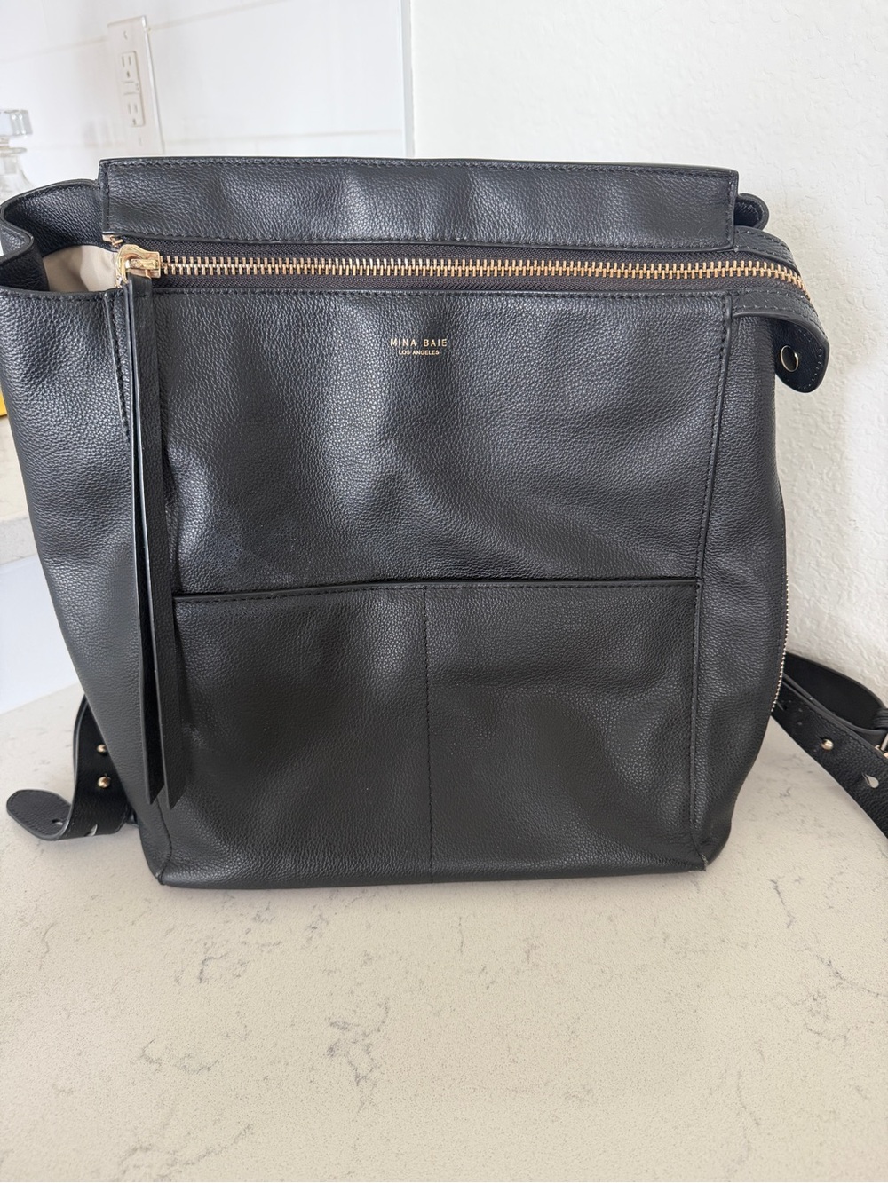 MINA BAIE Harper Backpack Leather Midi Black/Gold - Picture 3 of 11
